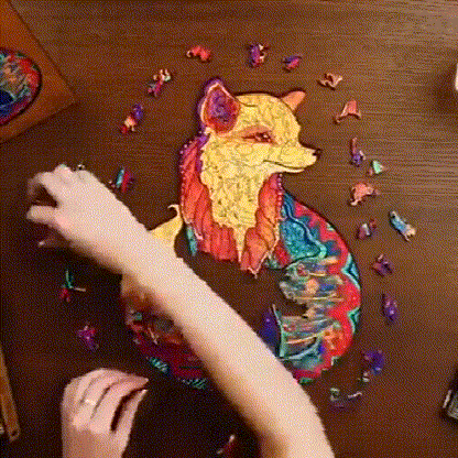 Animated GIF of the process of assembling a fox puzzle